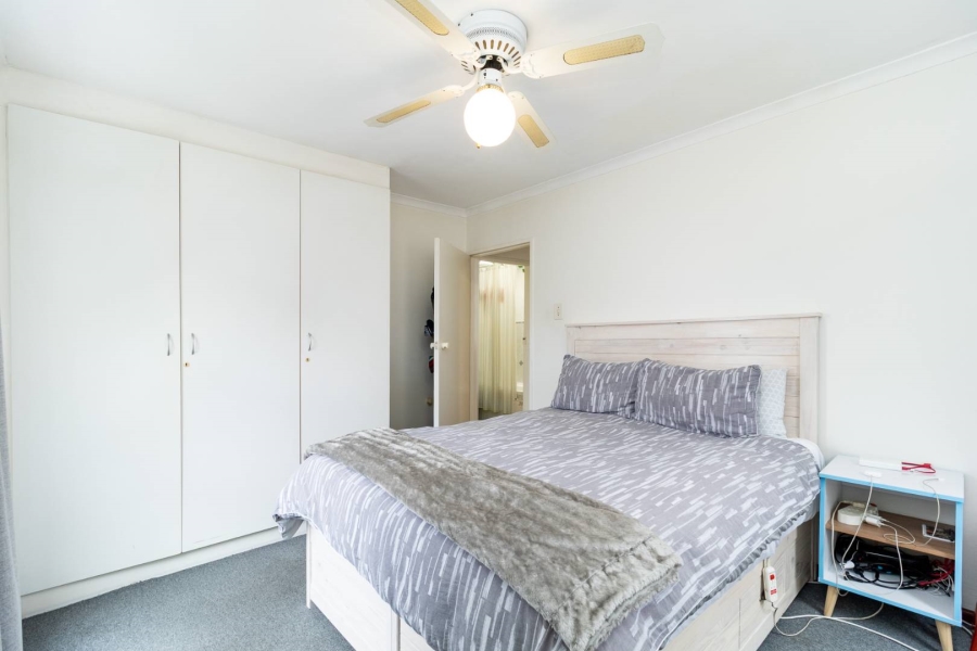 To Let 2 Bedroom Property for Rent in Green Point Western Cape